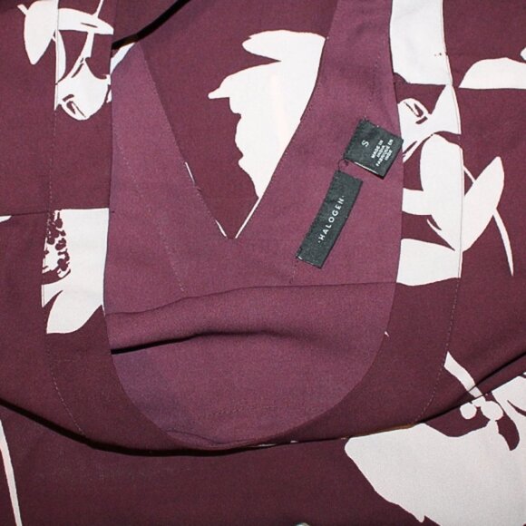 Halogen Burgandy V-back Short Sleeve Sheer blouse Pink flowers Size Small - Picture 7 of 7